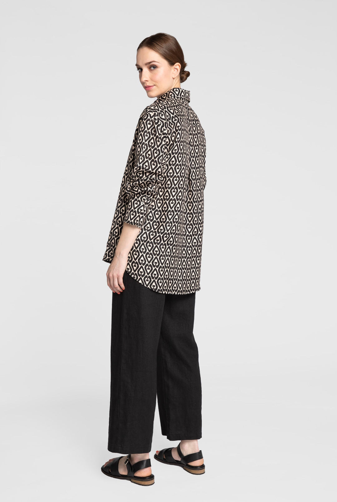 Kuusama Molly Shirt | Sand/Black - pirkko. Kuusama