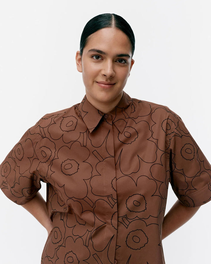 Marimekko | Standardi PiirtoCropped Poplin Shirt | Brown, Black - pirkko. Marimekko