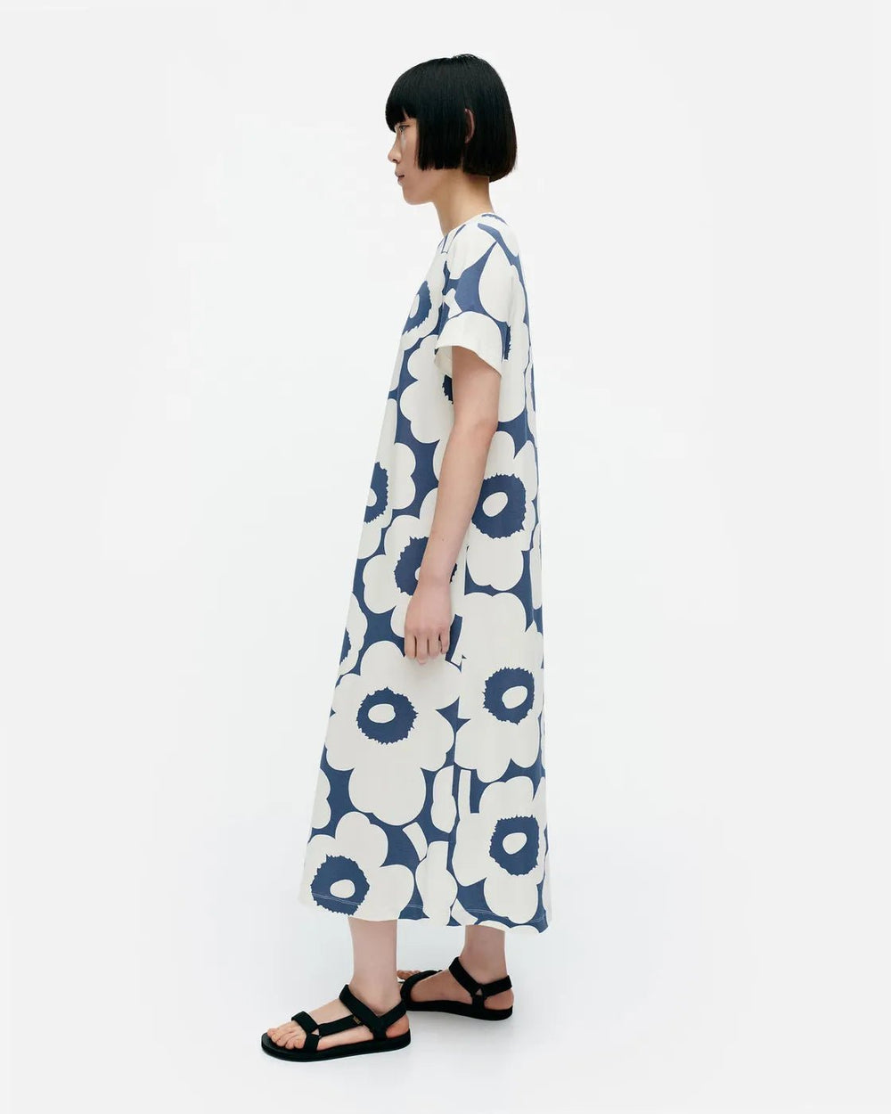 Pisteinen Unikko Jersey Dress | Off White/ Denim Blue - pirkko. Marimekko